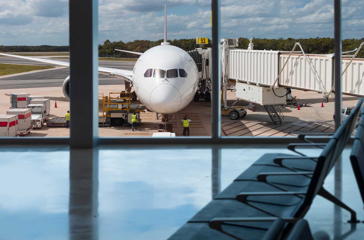 Ikonmac’s power quality solutions implemented in an airport setting